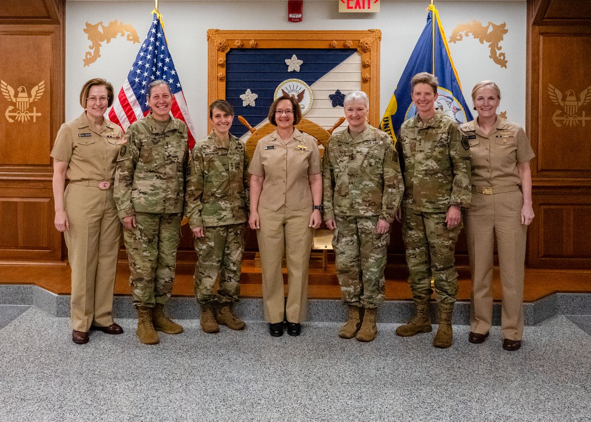 A great lunch with great leaders! It was quite the gathering at yesterday's Joint Women's 3 and 4 Star Luncheon. Pictured (from L to R): VADM Kelly Aeschbach, Me 😀, LTG Michele Bredenkamp, ADM Lisa Franchetti, LTG Laura Potter, Lt Gen Leah Lauderback, VADM Sara Joyner