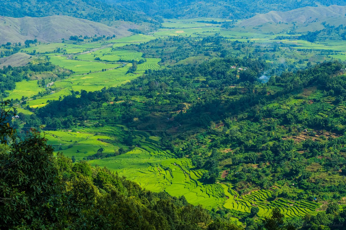 The rich verdant of Syntu Ksiar paints a picturesque view for those looking to catch some fresh air. It also serves as a reminder that we need to be more environmentally conscious. 📍Syntu Ksiar, West Jaintia Hills District #meghalaya #tourism #incredibleindia