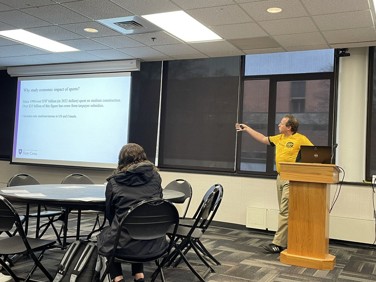 The great @VictorMatheson_ from @holy_cross with a terrific explainer why it’s important to continue to study sport economics at a conference at @UMBC, organized deftly by @dcoatesecon. Thrilled to be here to present some of our research on @F1 sponsorship.