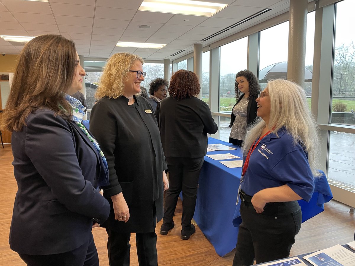Making excellent connections this morning ⁦@CharterOakFCU⁩ at the ⁦@SBAgov⁩ Business Resource Fair. Come on down!! ⁦@CTWBDC⁩
