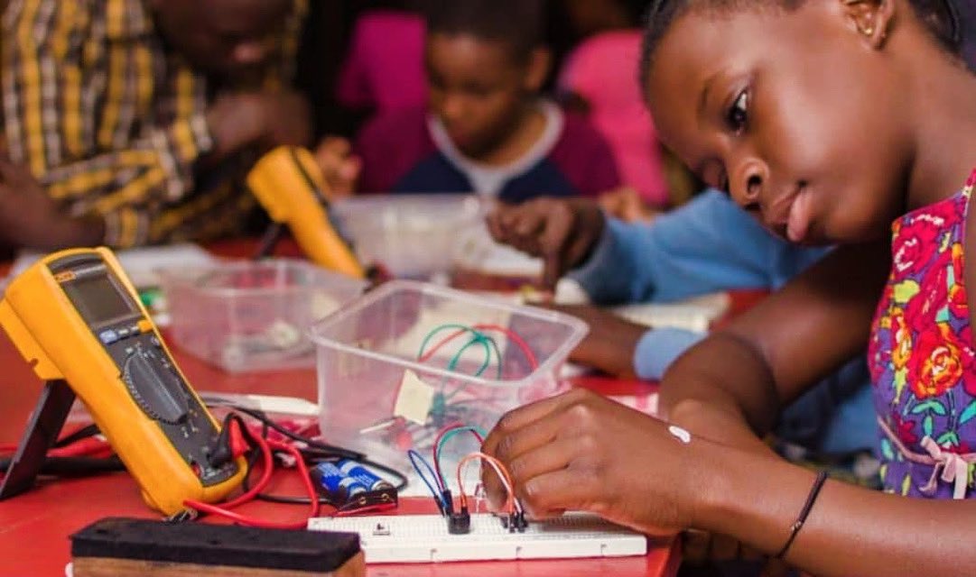 STEMiAfrica's tweet photo. THE IMPACT OF STEMi AMBASSADOR PROGRAM PT2
At @STEMiAfrica, students π©βππ§βπare first presented with a real-world problem & learn the content necessary to answer questions they have derived in response to the problem π
Launch the #STEMiAmbassadorprogram in your school today ππ https://t.co/ALUt26CVcL