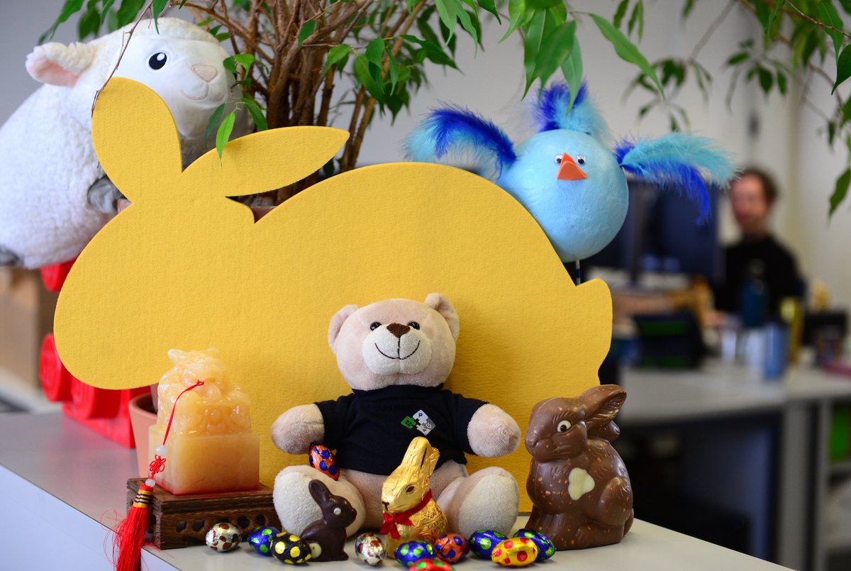 Charlie The Bear 🧸 and the entire PULP team wish you an egg-cellent Easter 🥚🐰.