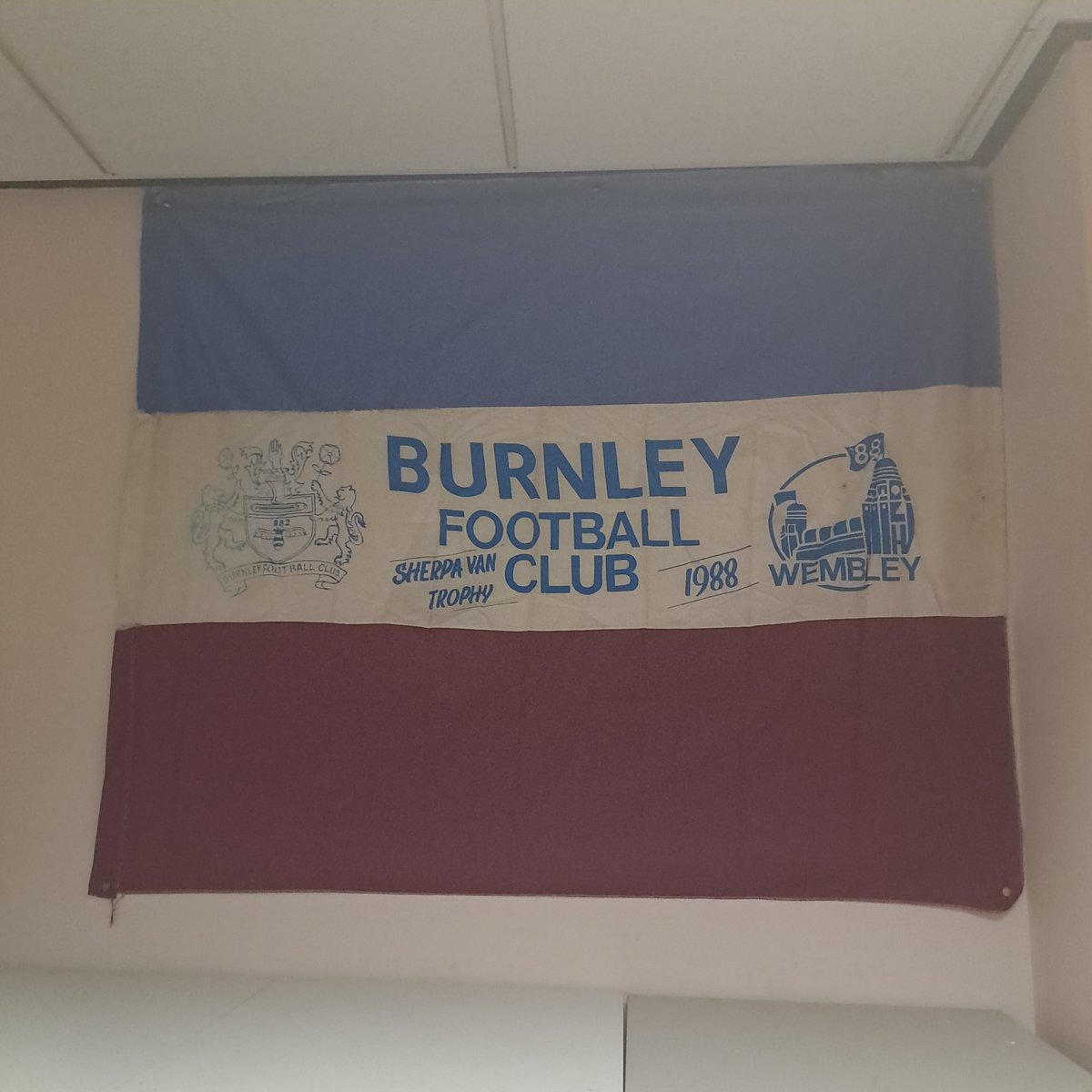 ⚽ Another sneak peak at the #ClaretsCollected archive housed @LancsLibraries #BurnleyLibrary revealed this 1988 flag memento from the rebirth of the club after the dark days following the orient game. A valuable piece of memorabilia! Visit @flarchives: flarchives.co.uk