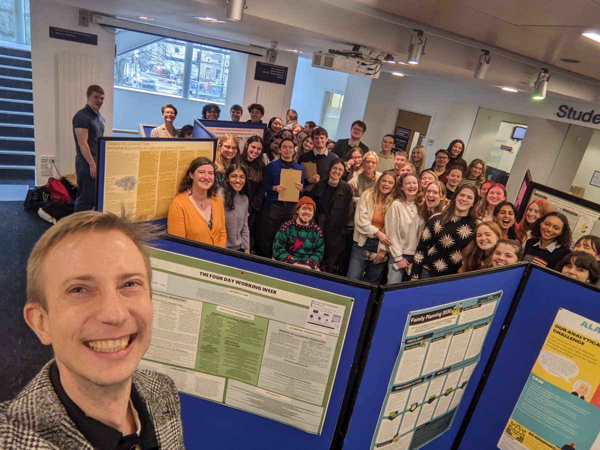 Our 3rd year @uoesocialpolicy students presented their research projects today and WOW they did a great job of initiating discussions on degrowth, place-based disparities, and policies on reproduction. Thanks to the support of many people in @uoessps. What a stimulating & fun day