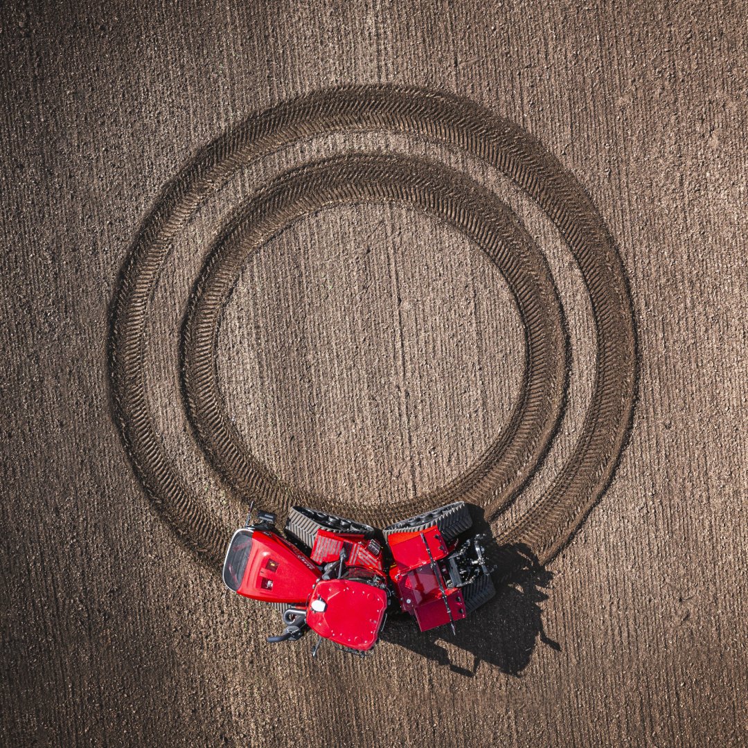 Simply playing ahead of the game with a 5.7m minimum turning radius! The @caseih_uk_ire Quadtrac 715

#CaseIH #BreakingLimits #Quadtrac715 #TrustTheRed #DealerMakesTheDifference #Agriculture #SharmansSupplied