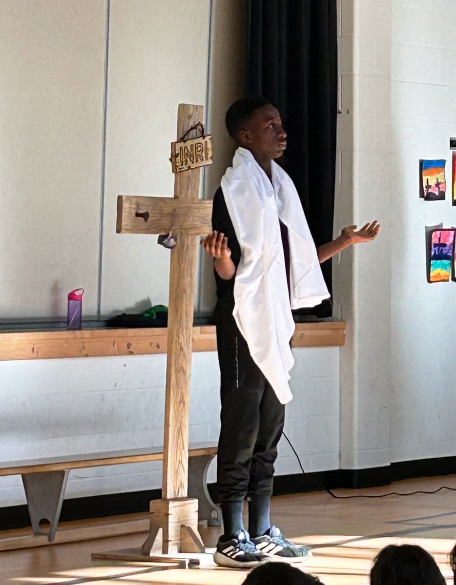 Thank you to our Grade 7 classes for leading a beautiful Stations of the Cross Liturgy today! @HCDSB
