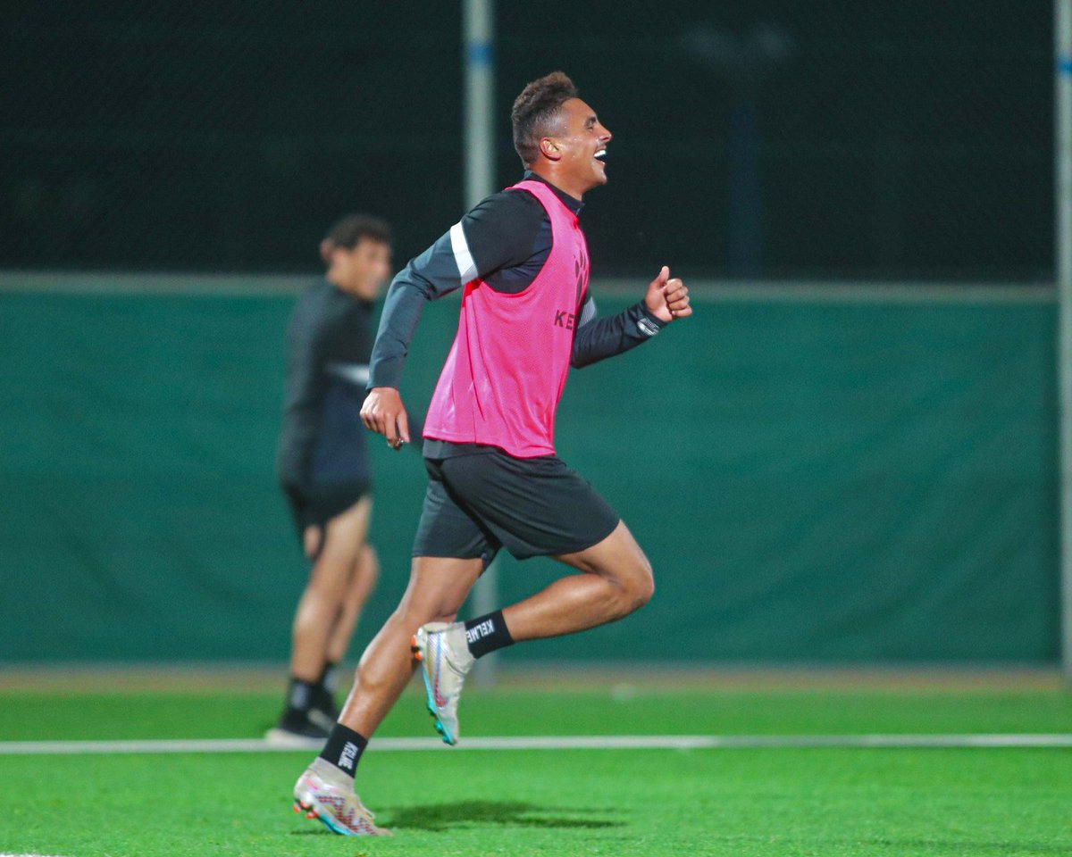 ولعل الله أرادها أن تأتي مُتأخرة،
فتأتي أعظم وأكرم.ᥫ᭡

"وَبَشِّرِ الْصَّابِرِيْن." ♥️