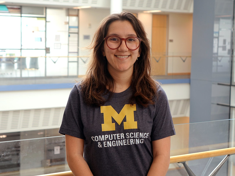 A CS undergrad shows her CSE spirit in a shirt from our new store. 🛍️Get your CSE apparel today at aatwebstore.com/UMCSE/shop/home