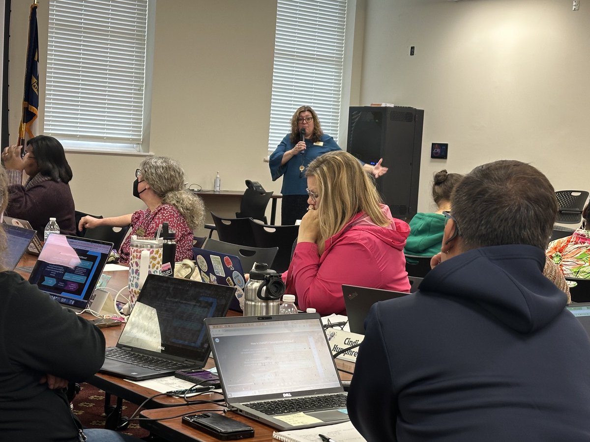 Love seeing the awesome Jennifer Graham organize and create an incredible session on AI for the Sandhills & North Central region #nced ⁦@ncdpiDTL⁩ #ncbold