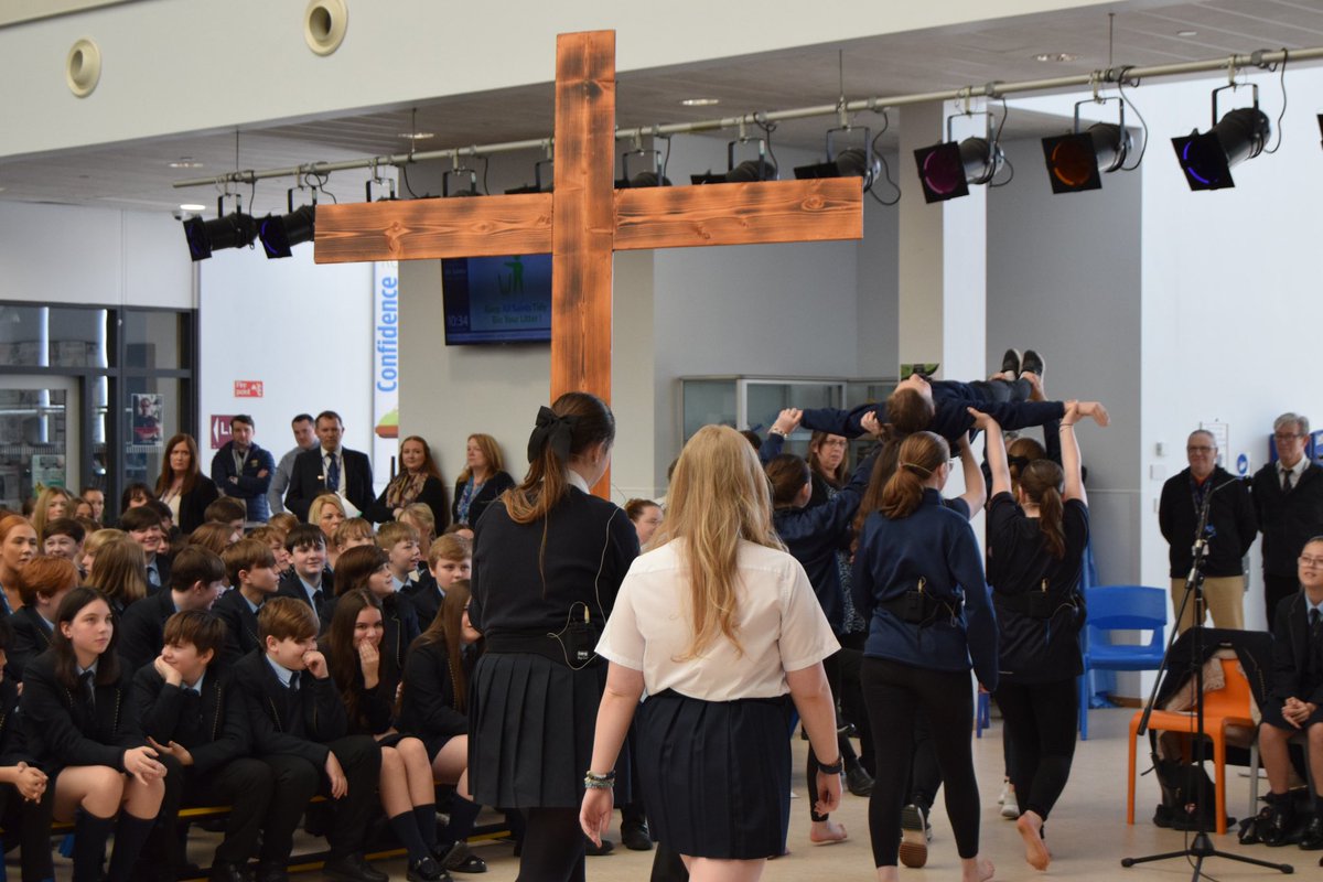 The All Saints family reflected on the real meaning of Easter. We witnessed a dramatic performance on Jesus' Passion, while the choir and band provided beautiful music which brought the story of Holy Week alive. Thank you so much to all involved.