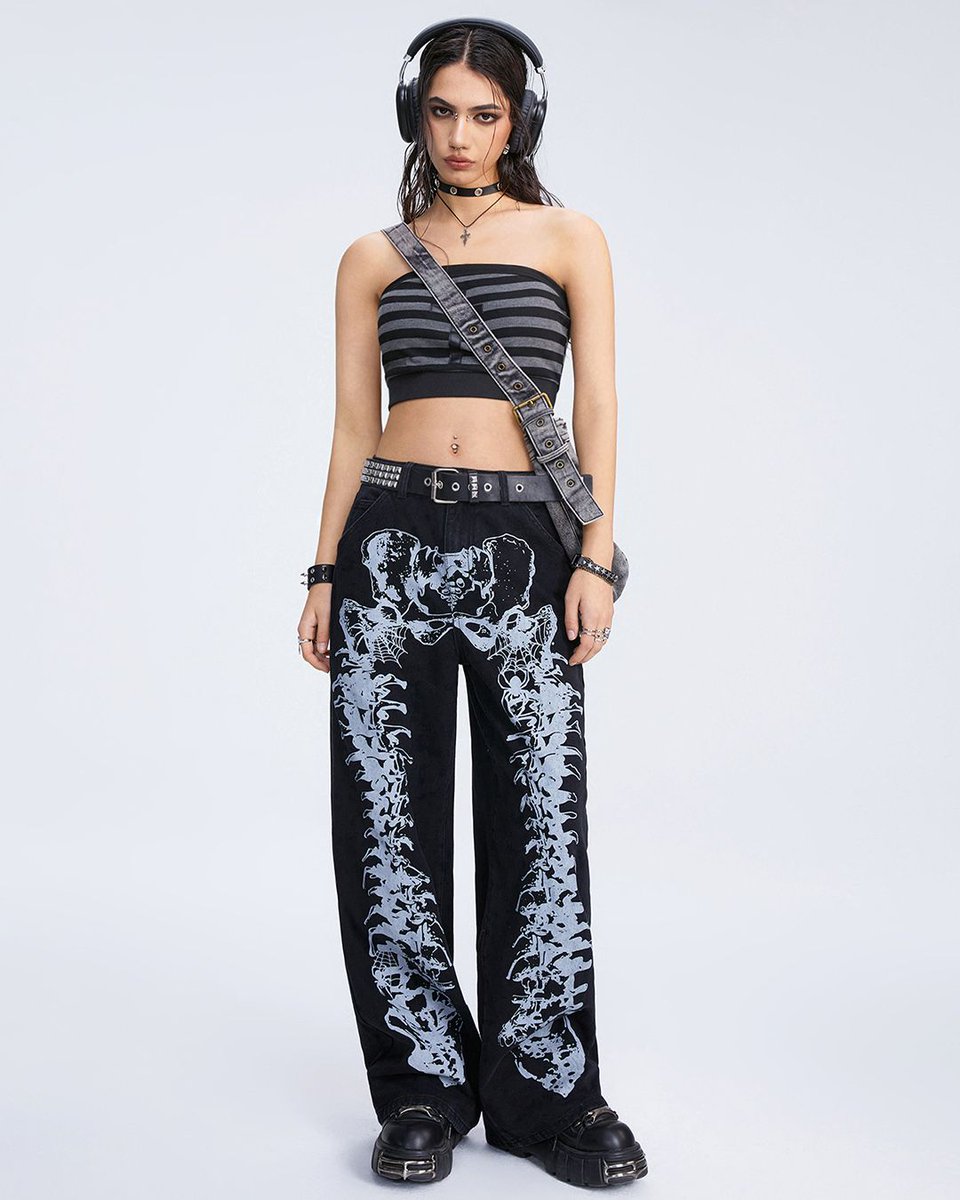 turn up the heat this rave season with our latest HIGH REVOLTAGE collection ⛓️ #ROMWE #grungepunk #altfashion #springlook #musicfestival #raveoutfit