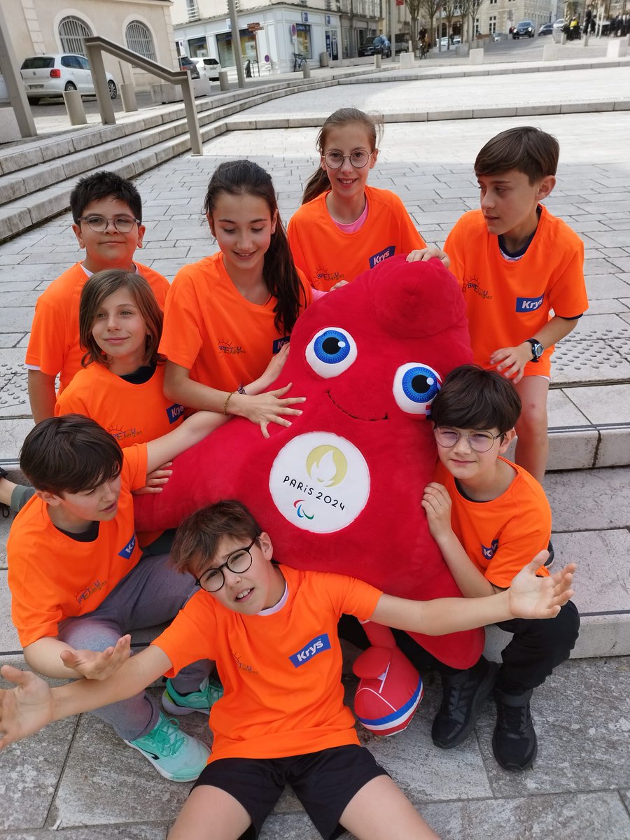 Passage de la première flamme olympique à Auch ! Relais en course des élèves de l'unss sur un parcours autour des lieux remarquables du centre ville. <a href="/unss32/">Unss Gers</a>