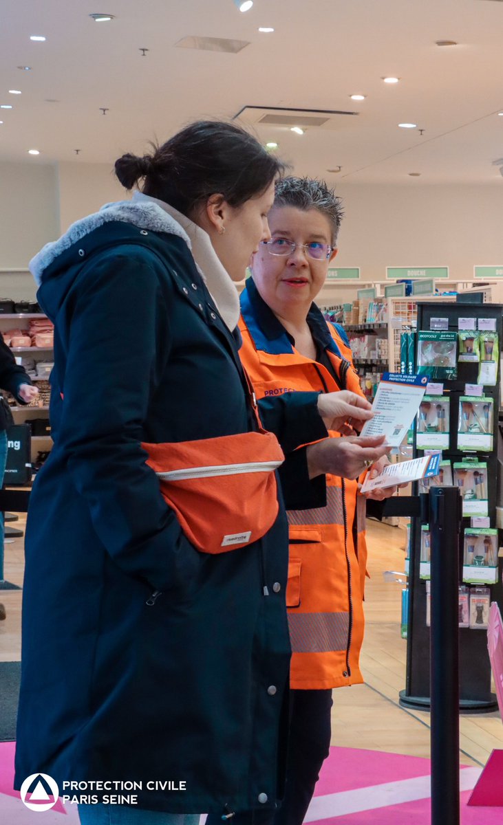ProtecParis15's tweet photo. Ce week-end a eu lieu notre grande collecte annuelle au Monoprix Vaugirard ! Grâce à vous, nous avons pu obtenir une quarantaine de cartons de produits alimentaires et d’hygiène qui seront redistribués lors de nos #maraudes hebdomadaires ! https://t.co/dONESUVxwr