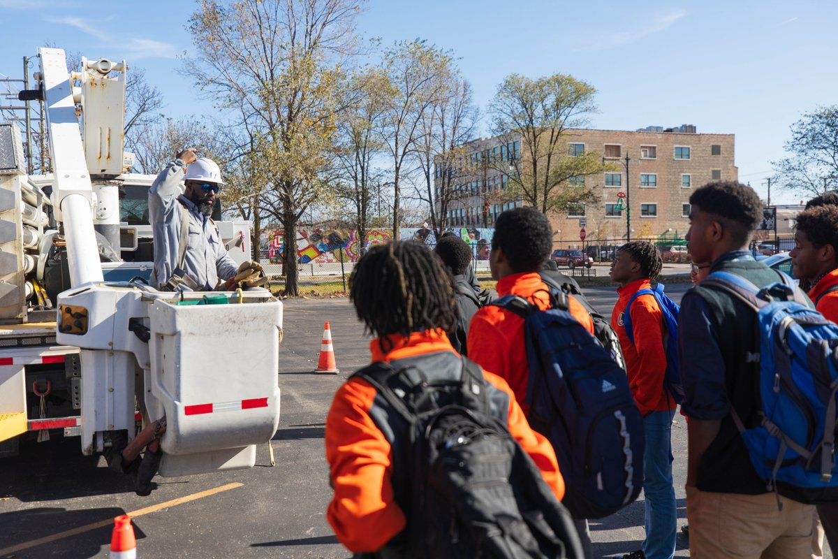 Calling young men in 10th and 11th grades interested in energy and helping lead the way towards a sustainable future! The Exelon Foundation Boys to STEM Academy is a free electrifying week of energy, climate change, and leadership. Apply Today: spr.ly/6014ZeRSe