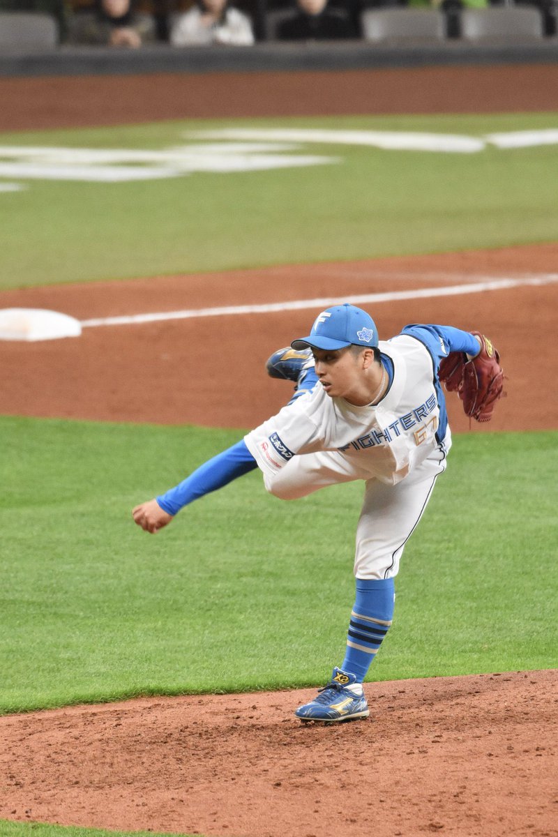 山本拓実 tweet media