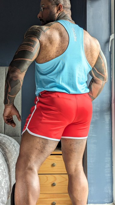 3 pic. Blue and red always goes together, especially when you want to show if your muscles at the gym
@SHOPjjmalibu
CODE