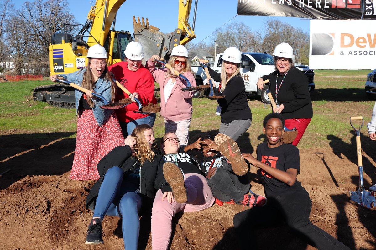 Breaking ground on a new @ReedAcademy1 🏗️ The new $60 million Reed Academy of Fine & Performing Arts is scheduled to open August 2026. VIEW PHOTOS: ow.ly/4njU50R4bYy #SPSProgress #SaferStrongerSchools