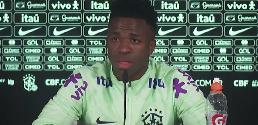 Vinicius Junior has been urged to focus on his football and rise above the abuse he's received by Villarreal legend Dani Parejo. #ViniciusJr