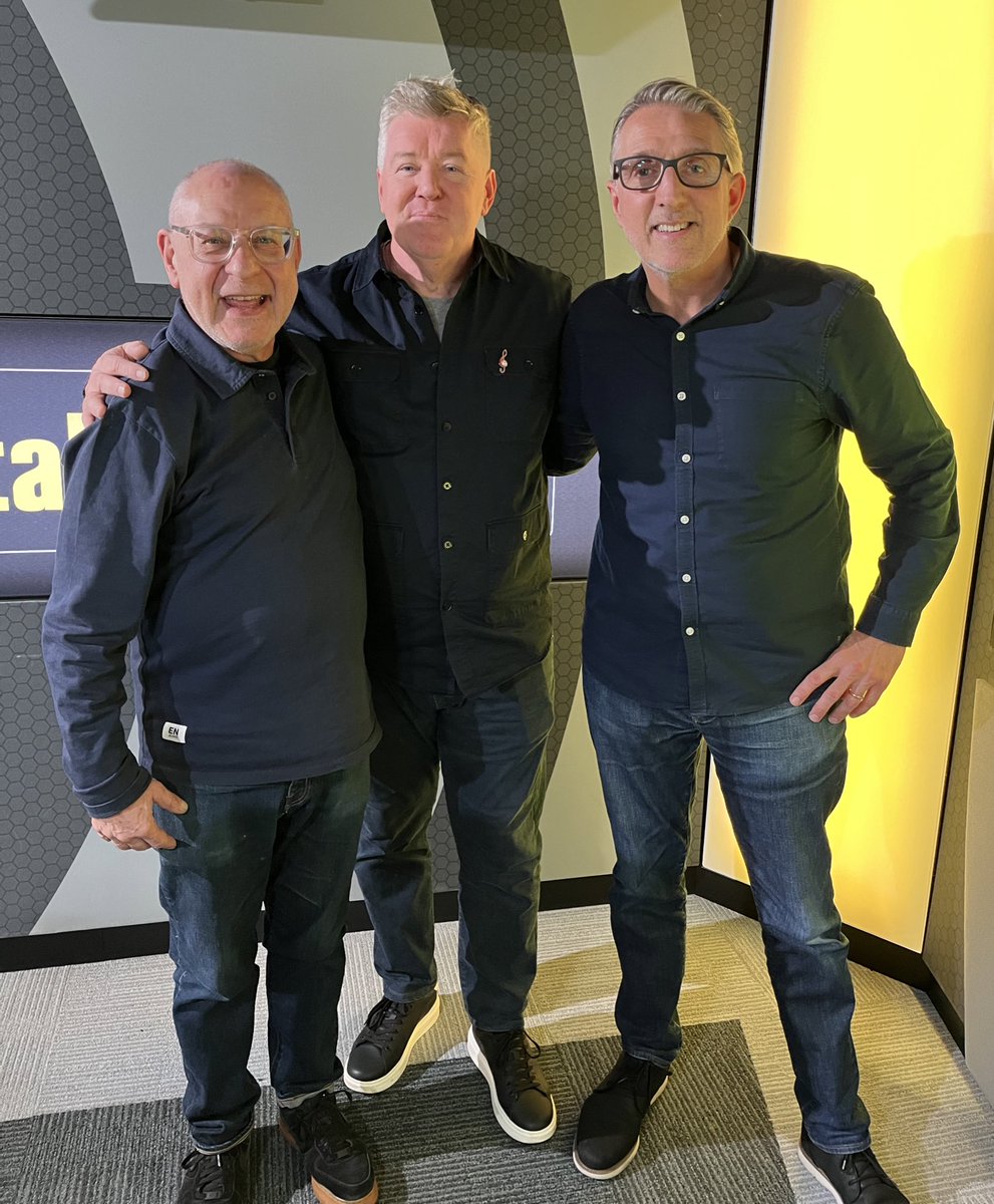 🎙️ Great to have @GeoffShreeves join us in the studio today to chat about his new podcast ‘Football, Music and Me’