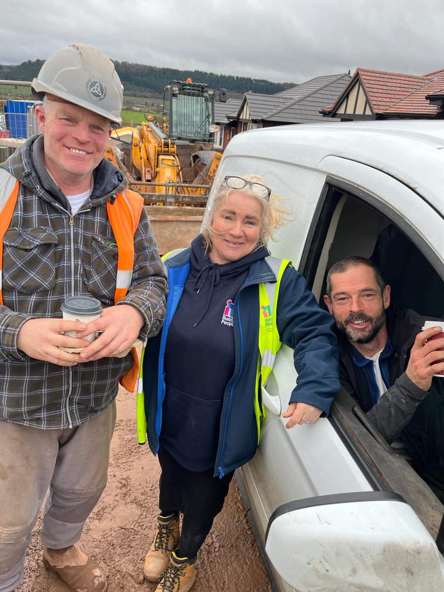 🙌 Jacqui was on site in #Hereford last week, ensuring that workers were being cared for and that site managers had enough staff. She also dropped off a few sweet treats! Want to work with a #RecruitmentCompany that cares? ➡️ itsconstruction.co.uk #Construction