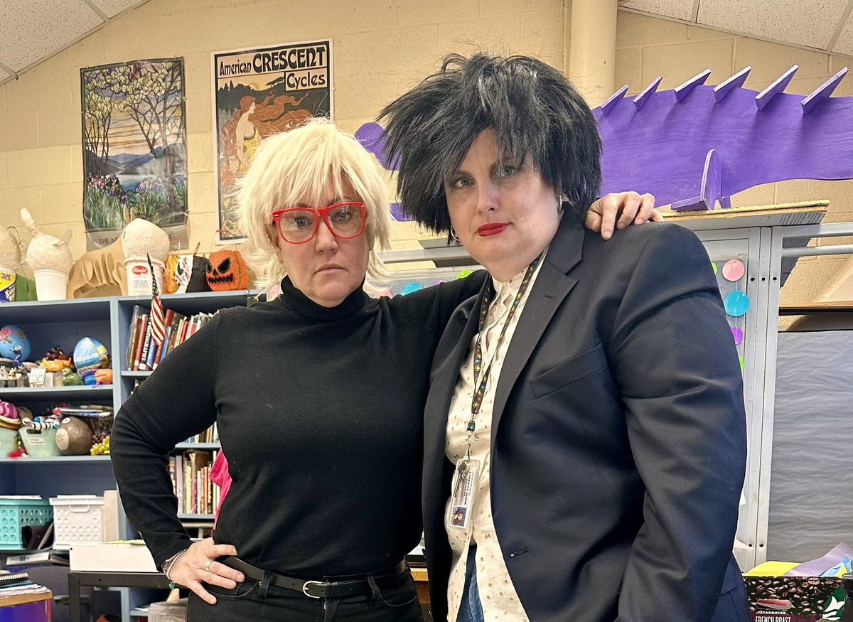 Youth Art Month Day 4: ‘Dress Like A Famous Artist’ featuring Andy Warhol 🥫and Robert Smith 🎤 @LHSEAGLESVA @fcps1arts #vaartedyam24 #fcps1yam24