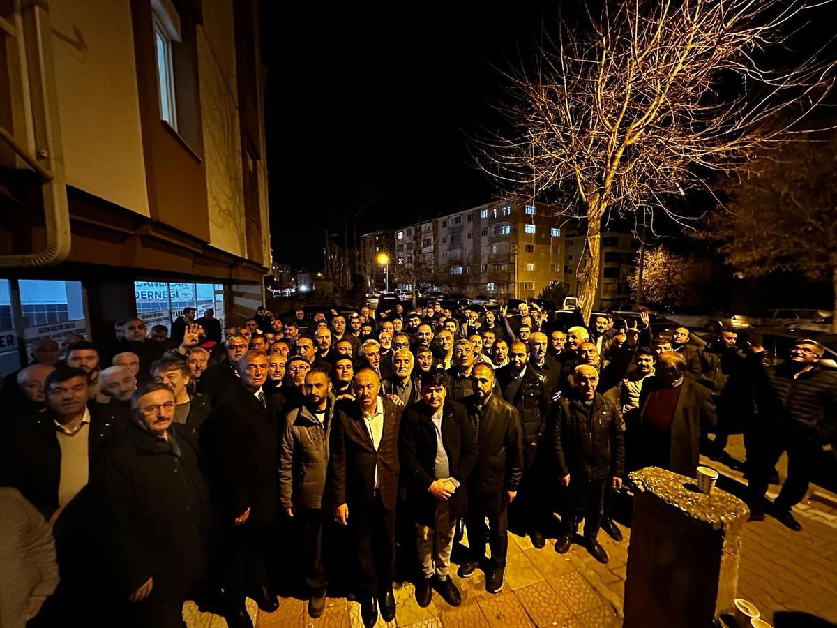 Yabanlı derneği tarafından gerçekleştirilen köylülerimiz ile bir araya geldik. 

Bizlere desteğini gösteren tüm aşiretime ve toplantıların düzenlenmesinde organize eden dernek başkanımız İdris Durmuş ve nezdinde yönetim kurulu üyelerine ayrı ayrı teşekkür ediyorum. Birlik