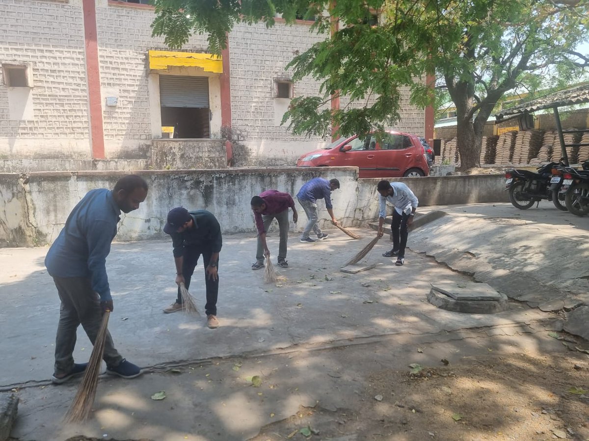 Cleanliness drive in r/o Shramdaan Diwas at FSD Mancherial 
<a href="/FKarimnagar/">FCI_DO_Karimnagar</a>
<a href="/FCI_Peddapalli/">FCI_FSD_Peddapalli</a> 
<a href="/BscFci/">FCI BSC JAMMIKUNTA</a>
