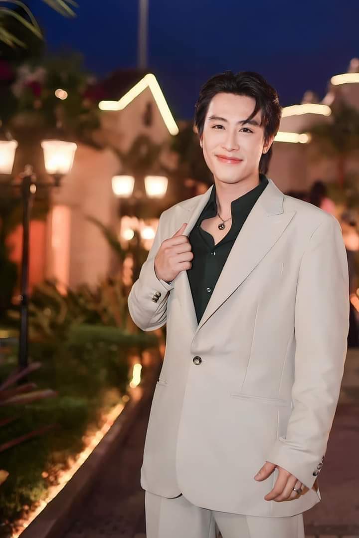 Kloykl_NP's tweet photo. ยินดีกับความสำเร็จอีกก้าวของนุ๊กที่เราเฝ้ามองมาตลอด ขอให้จงเชื่อมั่นตั้งใจและเดินต่อไป #รางวัลกินรีทอง_นุ๊กธนดล https://t.co/oGaq7aoZjp
