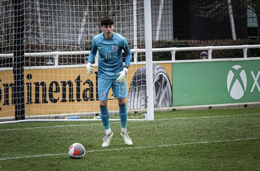#thfc Dylan Thompson and Blake Irow will be the two goalkeepers to start their scholarships next season and join the U18s. 

Dylan recently joined the club from Norwich City. 

Blake is the younger brother of Ollie Irow and is an England youth goalkeeper. 

🧤 🧤