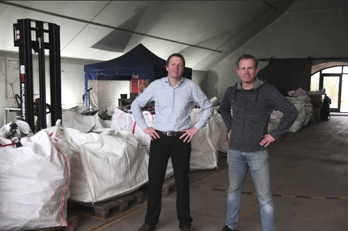 TechnologyBaseT's tweet image. 𝗦𝗣𝗜𝗥𝗔𝗟 𝗥𝗧𝗖 𝘃𝗲𝘀𝘁𝗶𝗴𝘁 𝘇𝗶𝗰𝗵 𝗼𝗽 𝗧𝗲𝗰𝗵𝗻𝗼𝗹𝗼𝗴𝘆 𝗕𝗮𝘀𝗲 “Het mooie aan de shelter is dat ook hierbij hergebruik door het gebouw een andere functie te geven, centraal staat. Dat sluit perfect aan bij wat wij hier doen” 👉🏻 technologybase.nl/nieuws/108/spi…