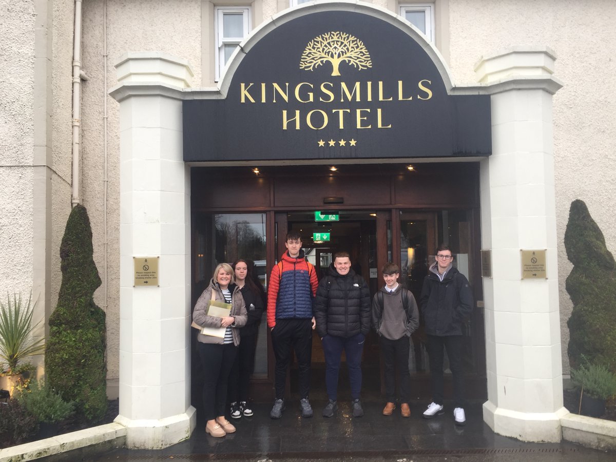 Yesterday the Travel and Tourism class got a behind the scenes visit to the Kingsmills Hotel in partnership with DYW. Pupils got to see the high level of customer service standards that goes into maintaining a 4 star hotel. Thanks to the Kingsmills for giving up their time!