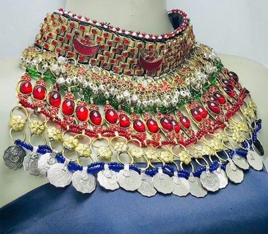 HalenahEva's tweet photo. #Vintage jewelry #Art jewelry #Art Deco jewelry  #Estate jewelry #Mid-century jewelry #Costume jewelry #Filigree jewelry #Cocktail  
@vintarust 
https://t.co/fNl7K6DdCN https://t.co/pLkOkmvYRJ