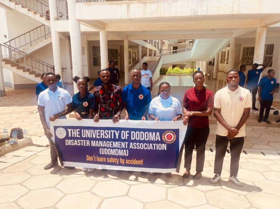 In responding to disasters, volunteers play a crucial role in providing various services.On March 27, 2024, KITUJA Organization,in collaboration with RAPID Tanzania, visited the University of Dodoma as part of enhancing the partnership we have.We are grateful to the entire team .