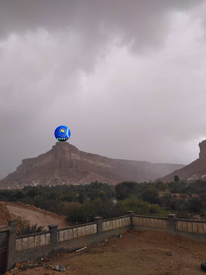 يحدث الان  لهذا اليوم #الخميس_الونيس
 امطار عل روس #يثول #وادي_عمد 
الصوره من #حنكة_باصليب #حضرموت 
لـ  #شبكة_طقس_حضرموت <a href="/s555180/">العناد الصيعري</a>