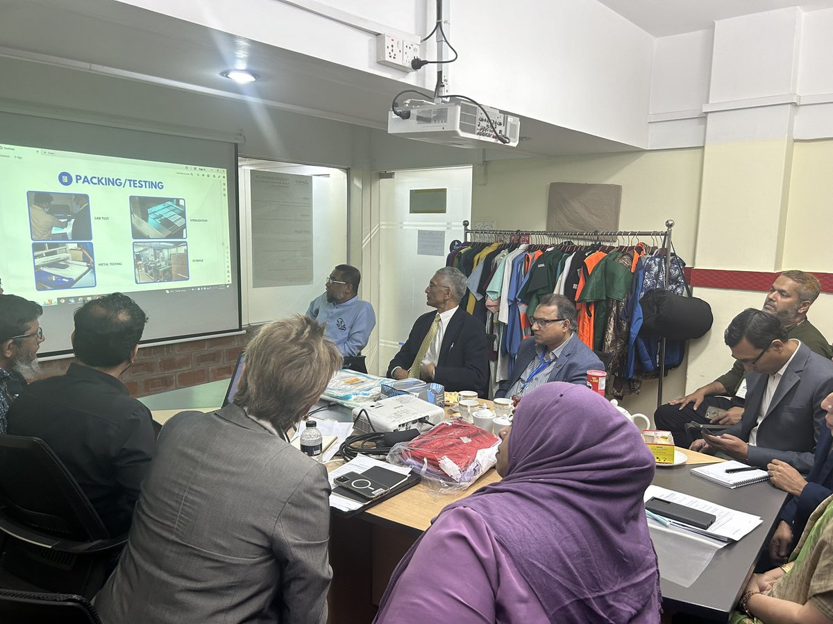 Enlightening visit to the Temakaw garment manufacturer in Dhaka and learn how they, and others like them, with @WorldBank assistance during the Covid pandemic, started manufacturing PPE and, subsequently, diversified into other safety wear for industrial and medical use.