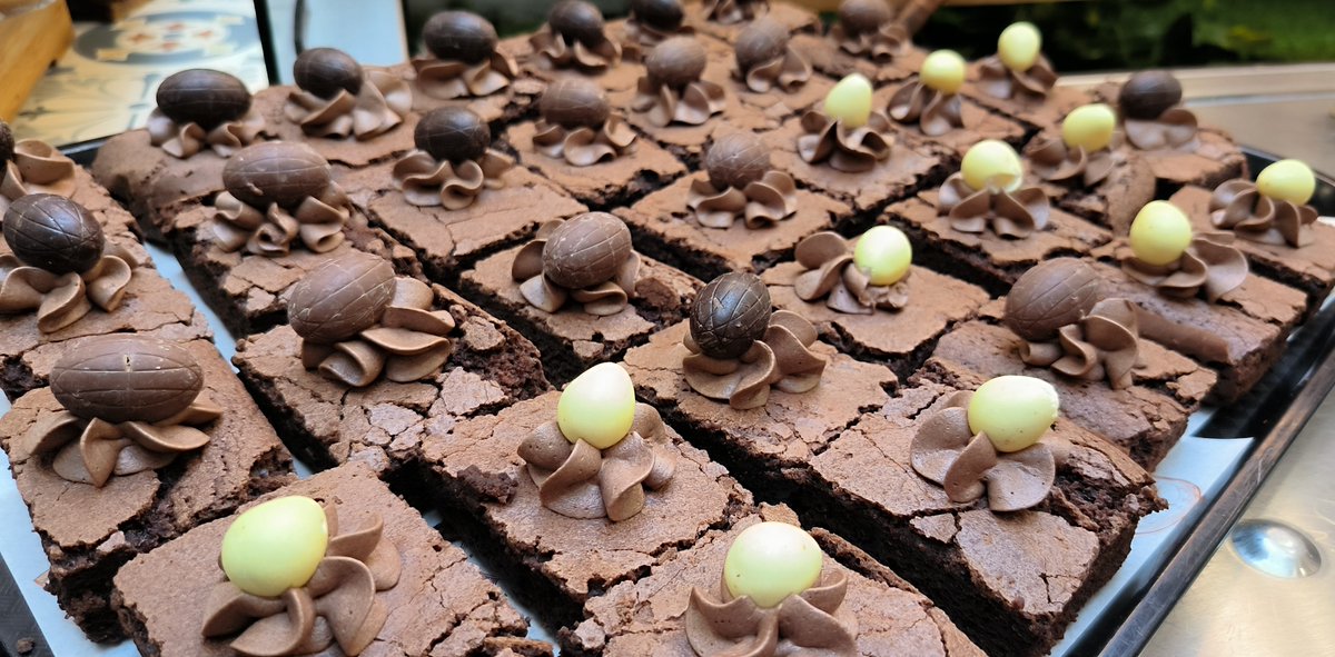 StCanopy's tweet image. Delicious Easter Desserts at @StCanopy 
Happy Easter! 🐰
@HhRgulley @StEdwardsChelt @HolroydHowe @HHsouthwest #Easter