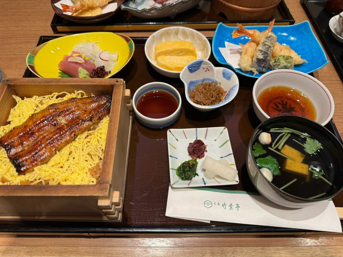 spirited_type's tweet photo. 大阪の駅ビルで食べた穴子せいろ https://t.co/Qlxzua8qXj