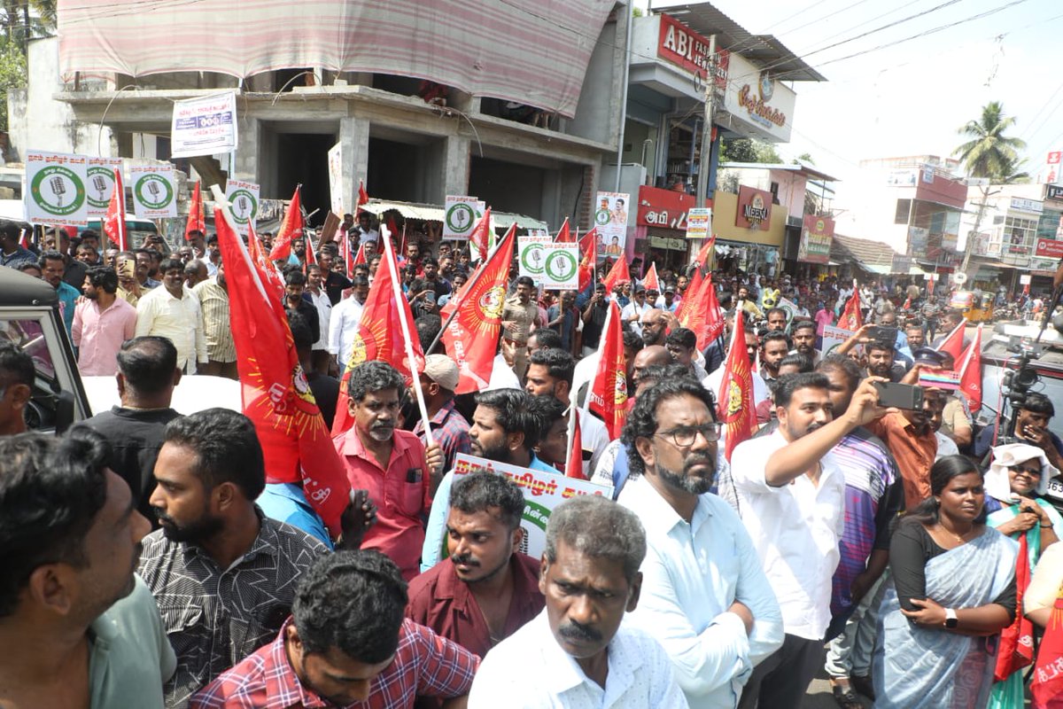 செந்தமிழன் சீமான் (@seeman4tn) on Twitter photo நாம் தமிழர் கட்சி சார்பாக ஒலிவாங்கி (மைக்) சின்னத்தில் போட்டியிடும் கன்னியாகுமாரி 
நாடாளுமன்றத் தொகுதி வேட்பாளர் மரிய ஜெனிபர் மற்றும் விளவங்கோடு சட்டமன்றத் தொகுதி வேட்பாளர் ஜெமினி சேவியர் ஆகியோரை ஆதரித்து இன்று  (28-03-2024) விளவங்கோடு தொகுதிக்குட்பட்ட அருமனை பகுதியில் பரப்புரை நாம் தமிழர் கட்சி சார்பாக ஒலிவாங்கி (மைக்) சின்னத்தில் போட்டியிடும் கன்னியாகுமாரி 
நாடாளுமன்றத் தொகுதி வேட்பாளர் மரிய ஜெனிபர் மற்றும் விளவங்கோடு சட்டமன்றத் தொகுதி வேட்பாளர் ஜெமினி சேவியர் ஆகியோரை ஆதரித்து இன்று  (28-03-2024) விளவங்கோடு தொகுதிக்குட்பட்ட அருமனை பகுதியில் பரப்புரை