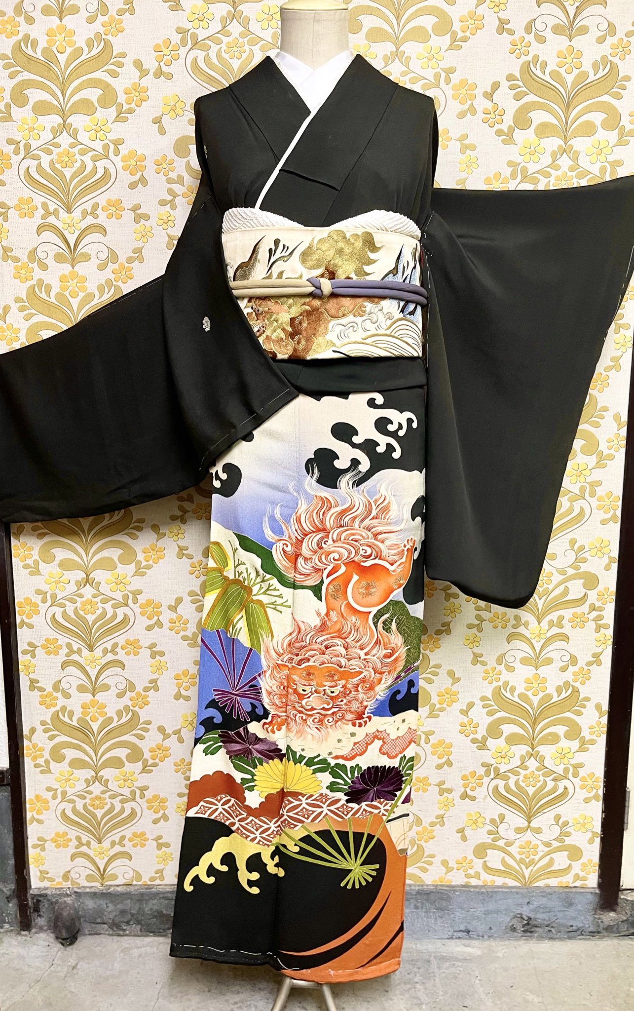 週末セール中✴︎黒留袖　着物　振袖 F0924.jpg