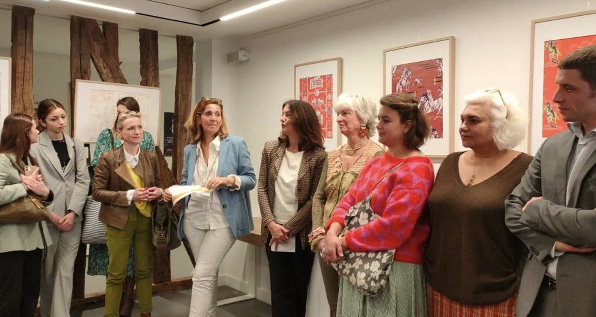 albertdemun's tweet photo. 🏆🌟 Cérémonie de remise du prix Toile de Jouy, tenue le 21 mars 2024 au Campus de Versailles, en présence des 10 finalistes dont Anabel Giraud et Sybille Colcomb, étudiantes en 2ème année à #ECAMOD
@MuseeToileJouy #ToiledeJouy https://t.co/pJ35Upjvms