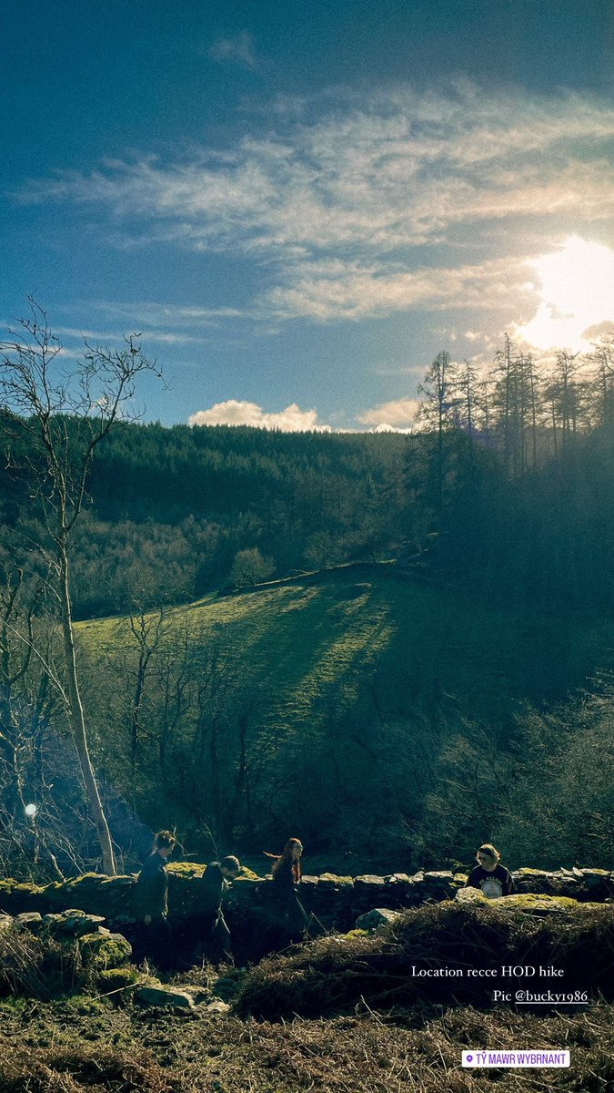 Ray (Rachel) Wilson (@raywilson_panad) on Twitter photo Looking for an experienced script supervisor ideally based in North Wales/NW England for ‘Fisitor’ gan <a href="/LlyrTitus/">Llŷr Titus</a> 8th-11th April.
£120 a day + expenses, accommodation provided if needed.
No Welsh language requirement, you’ll be assisted by a fluent Cymraeg script assistant. Looking for an experienced script supervisor ideally based in North Wales/NW England for ‘Fisitor’ gan <a href="/LlyrTitus/">Llŷr Titus</a> 8th-11th April.
£120 a day + expenses, accommodation provided if needed.
No Welsh language requirement, you’ll be assisted by a fluent Cymraeg script assistant.