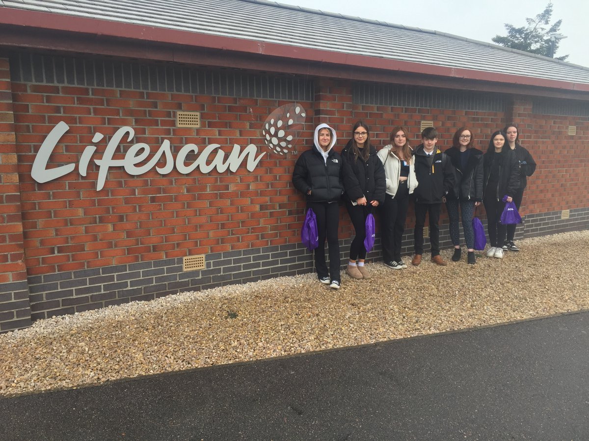 DYW were happy to arrange a visit to LifeScan yesterday for the Life Sector class! Pupils got to see behind the scenes of how 90 million blood glucose test strips are produced in the heart of Inverness. They learnt about the different roles and careers at LifeScan.
