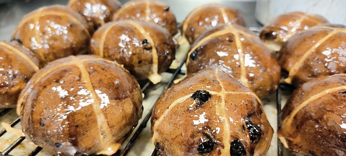 StCanopy's tweet image. Delicious Easter Desserts at @StCanopy 
Happy Easter! 🐰
@HhRgulley @StEdwardsChelt @HolroydHowe @HHsouthwest #Easter