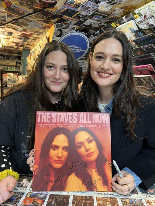 ✍️ THE STAVES ✍️ last of the signed copies of All Now banquetrecords.com/the-staves/all…