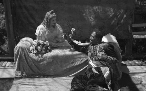 Happy 460th birthday to William Shakespeare! Did you know one of the first Uzbek translations of Shakespeare’s plays was in 1941? Sara Eshonturaeva & Abror Khidoyatov played the roles of Desdemona & Othello.