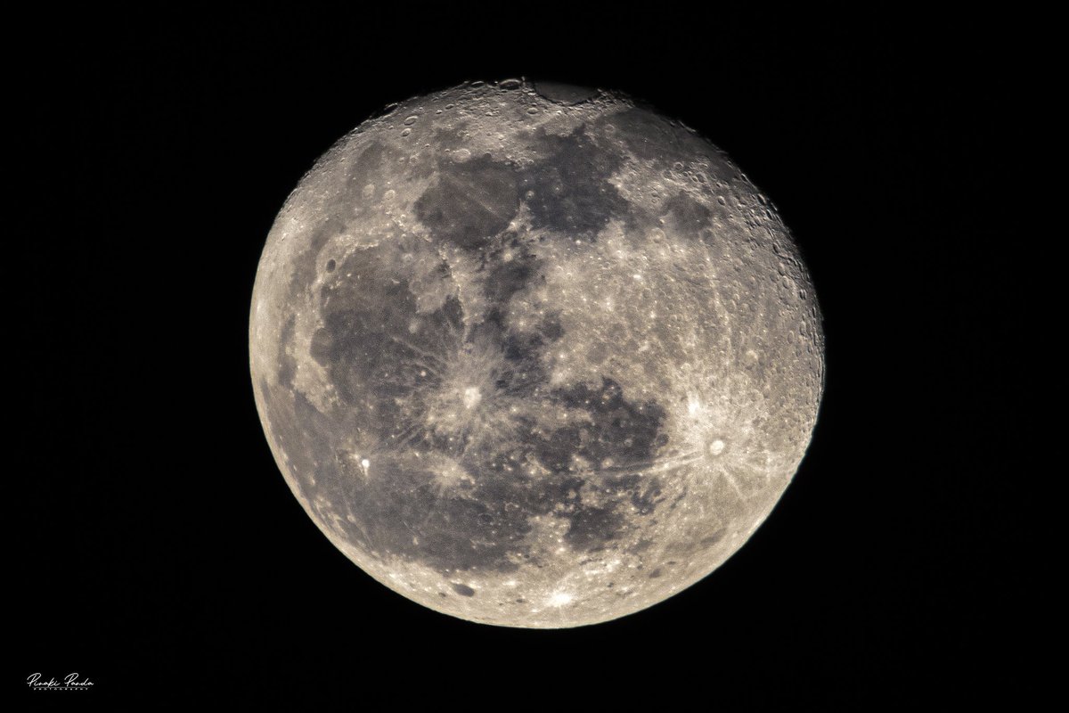 Jyotiraditya Pinaki Panda (@pinakipanda90) on Twitter photo Big Moon
Canon 200d ii
Canon Ef 100 400mm + Canon 1.4 Teleconverter
ISO 100
560mm
F8.0
1/30 s
#moonphotography
#NASA
<a href="/Canon_India/">CANON India</a> <a href="/NASA/">NASA</a> <a href="/apod/">Astronomy Picture of the Day</a>
<a href="/PinakiPanda90/">Jyotiraditya Pinaki Panda</a> <a href="/odisha_tourism/">Odisha Tourism</a> Big Moon
Canon 200d ii
Canon Ef 100 400mm + Canon 1.4 Teleconverter
ISO 100
560mm
F8.0
1/30 s
#moonphotography
#NASA
<a href="/Canon_India/">CANON India</a> <a href="/NASA/">NASA</a> <a href="/apod/">Astronomy Picture of the Day</a>
<a href="/PinakiPanda90/">Jyotiraditya Pinaki Panda</a> <a href="/odisha_tourism/">Odisha Tourism</a>