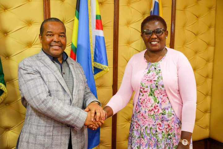 Former Iembe North Constituency MP Richard Maoka met Meru Governor Kawira Mwangaza at her offices today.Details of what they discussed in their meeting remains scanty.
