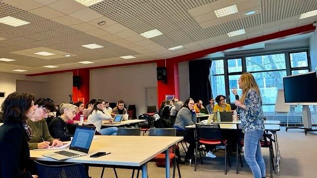 acstrasbourg's tweet image. #PlanMaths 1er degré. Dans le cadre du conseil académique des #SavoirsFondamentaux, intervention d'Isabelle Regner dans l'académie :
💠L'influence des #stéréotypes de #genre sur les performances cognitives en #mathématiques des élèves dès l’école #primaire.