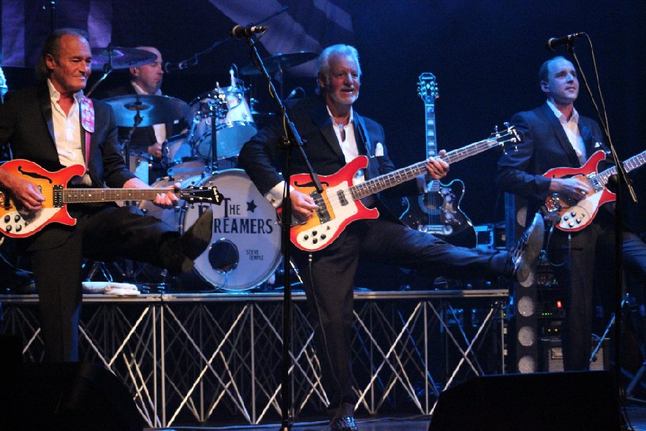 60's Hitmakers - 1 December 2024 If you loved the 60s, you are going to really love The Hitmakers of The 60s Show, with so many original artistes on stage for one night only, performing so many hits. On sale now: cambridgelive.org.uk/cornex/events/…