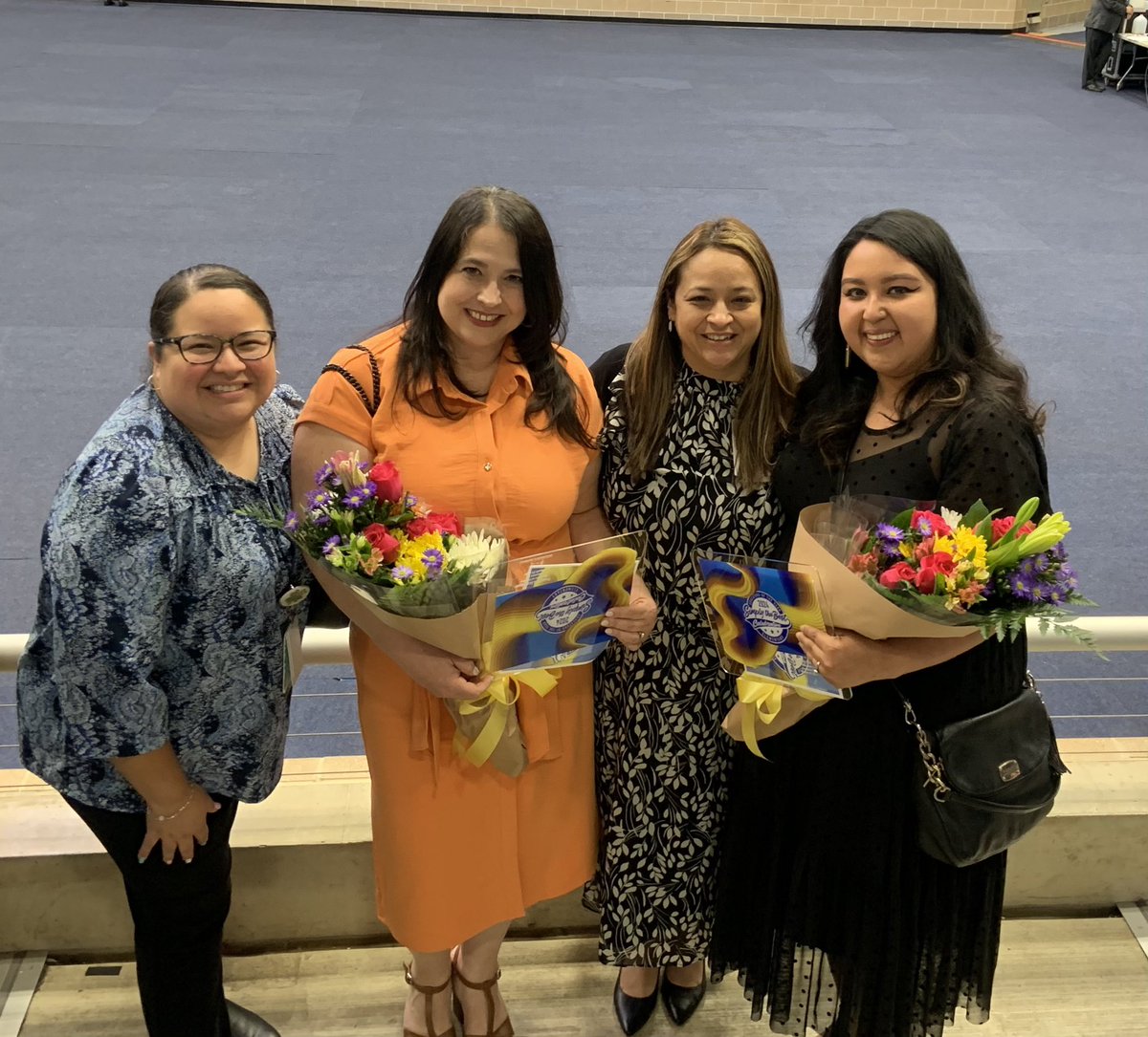 NISDEsparza's tweet photo. Celebrated our Educators of the Year @LizarragaYvette and Mrs. Davalos💙 @migdaliagpowers @Ms_EPuente https://t.co/nS1P2jOhtl